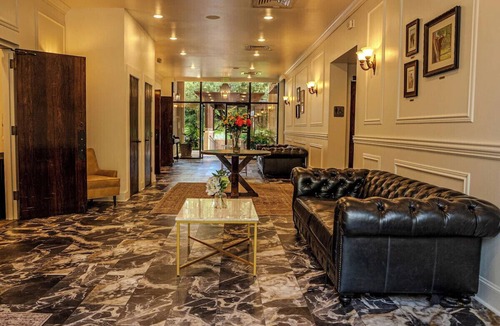 Boerne Hotel | Vintage Hill Country Haven: Two Double with Pool