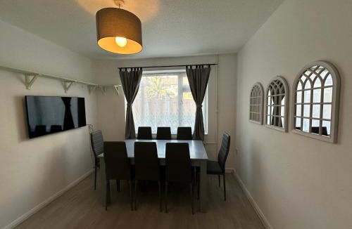 Stratford Villa | Vintage House