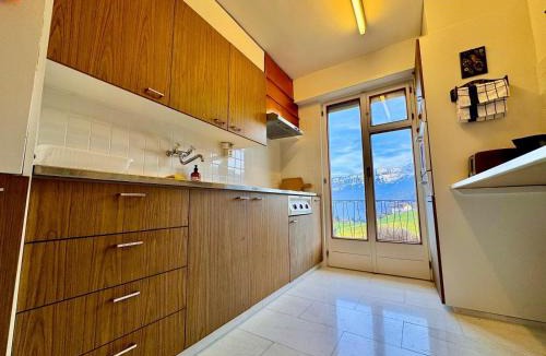 Faulensee House | Vintage Lake View Villa with Outdoor Pool