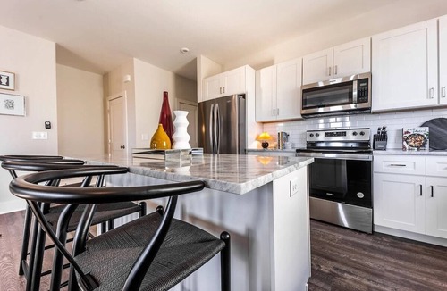 Nashville House | Vintage Nashville 230–Rooftop Deck–Sleeps 8