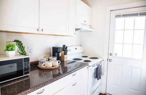 East Durham House | Vintage One-Bedroom Retreat - Close to Duke!