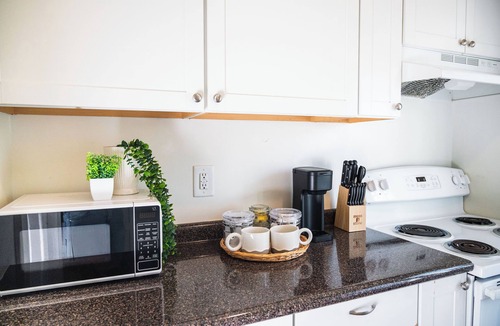 East Durham House | Vintage One-Bedroom Retreat - Close to Duke!