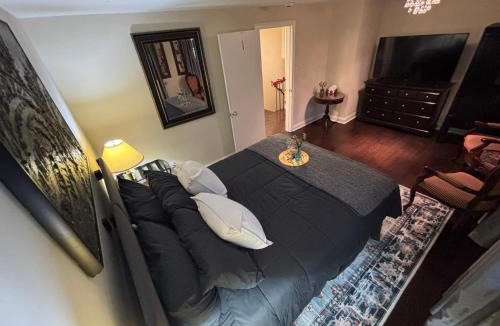 Historic Old Town House | Vintage Pines Guest House