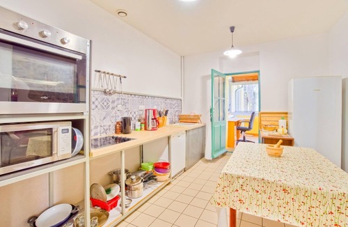 Gornies House | Vintage Retreat by the Vis