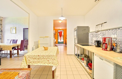 Gornies House | Vintage Retreat by the Vis
