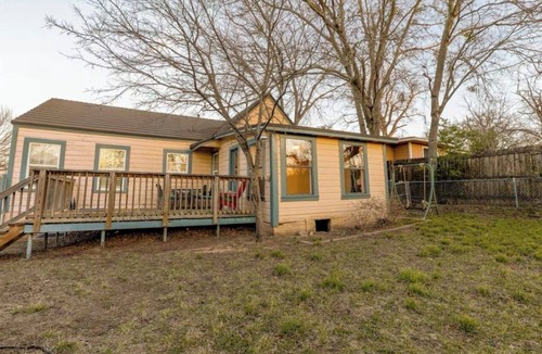 Weatherford House | Vintage Rodeo style home in historic Downtown Weatherford TX.