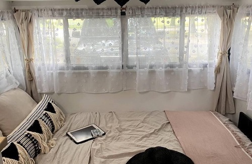 Parksville House | Vintage Shasta Camper for the best of NYC Glamping