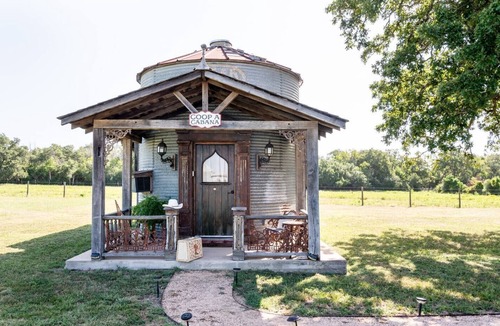 La Grange Cabin | Vintage Silo #3 | 8 Min. to Round Top | Sleeps 3