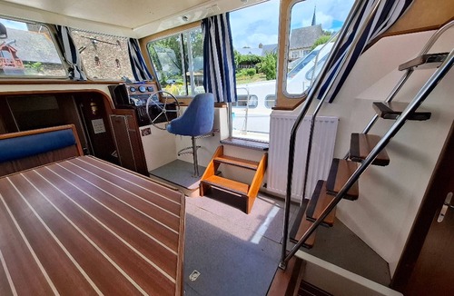 Chenille-Change Boat Rental | Vintage stay on moored barge - 3 cabins/7 guests