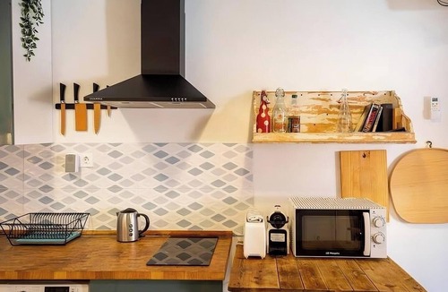 Sant Adria de Besos Apartment | Vintage studio for 3 people, 15 min from BCN downtown, 8 min walk from the beach