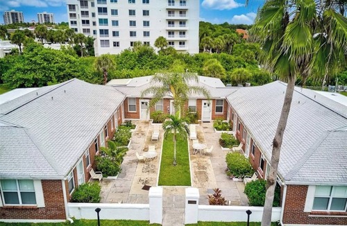 Golden Beach Villa | Vintage Villa, Thirty-Five