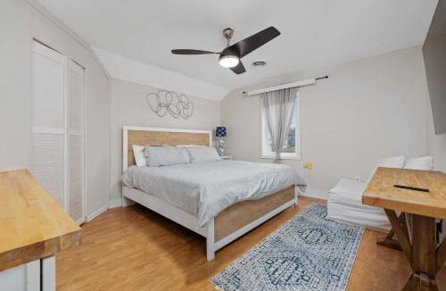 West Central Apartment | Vintage West Central Apt Walkable Free Parking!