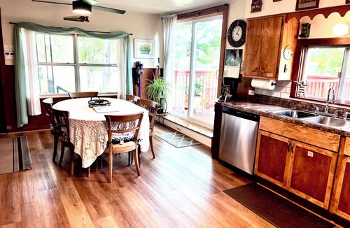 Steelville Cottage | Viola’s Cottage: River access- Scenic, Peaceful & Newly Renovated!