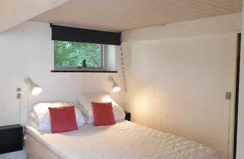 Akirkeby Apartment | Violen