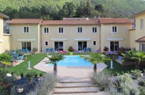 Gagnieres House | Violet in the Domaine des Fleurs flower estate