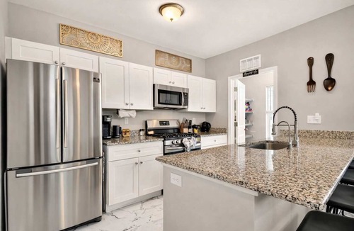 Rustic Hills House | VioletStone/2CarGarage/Tempurpedic/2BD/2BA