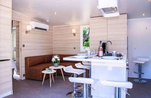 Les Cabanes de Fleury House | VIP mobile home with terrace