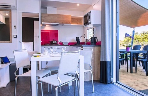 Les Cabanes de Fleury House | VIP mobile home with terrace