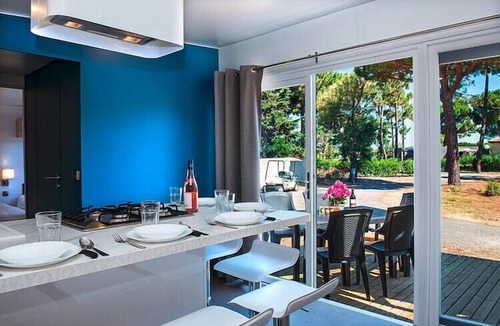 Les Cabanes de Fleury House | VIP mobile home with terrace