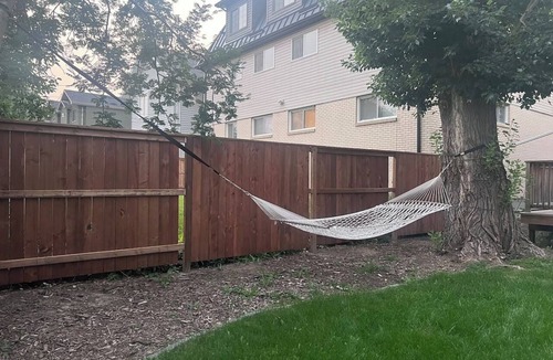Saskatoon Downtown House | VIP YXE - University | Character Basement Suite