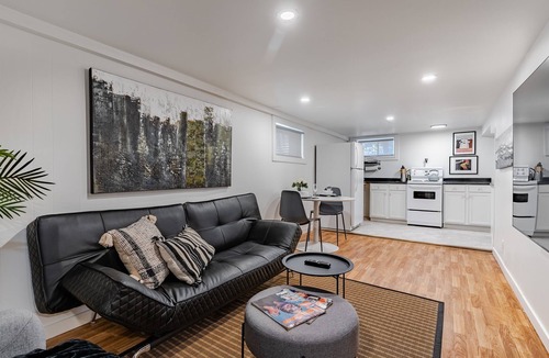 Saskatoon Downtown House | VIP YXE - University | Three Bedroom Whole Home