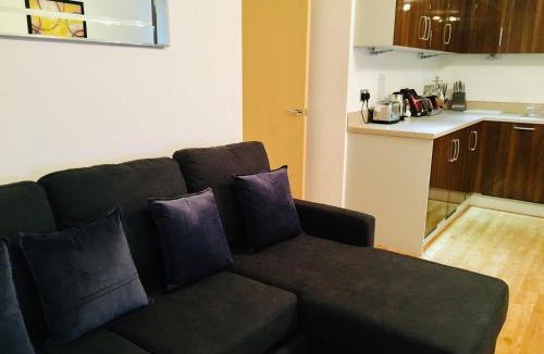 Woking Apartment | VIPAbodes at Woking Central