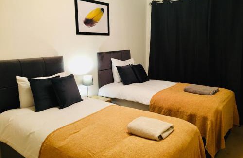 Woking Apartment | VIPAbodes at Woking Central