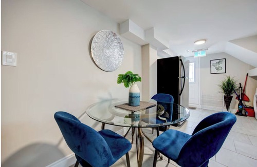 Brampton House | Virbrant urban Oasis