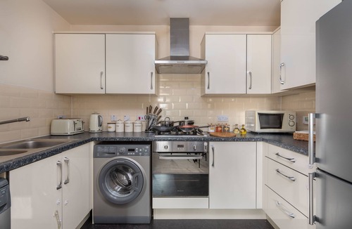 Fenny Stratford Apartment | Virexxa Bletchley - Executive Suite - 2Bed Flat with Free Parking