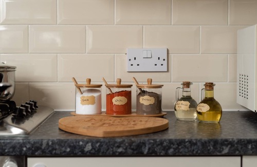 Fenny Stratford Apartment | Virexxa Bletchley - Executive Suite - 2Bed Flat with Free Parking