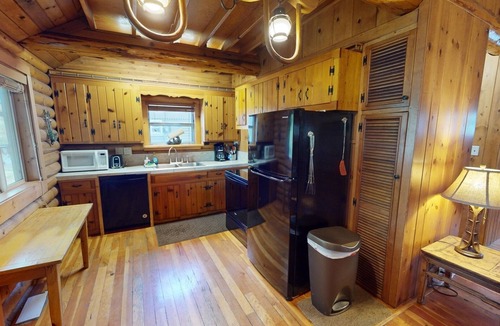 Gunnison House | Virgil's Cabin on the River