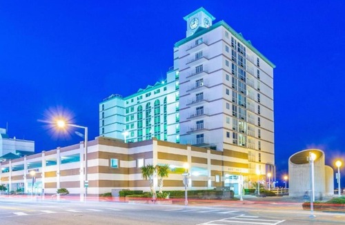 Northeast Virginia Beach Villa | Virginia Beach | Sunrise Views | Pool & Beach