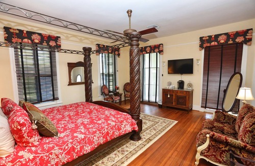 San Jacinto Bed & Breakfast | Virginia Point Inn - Galveston