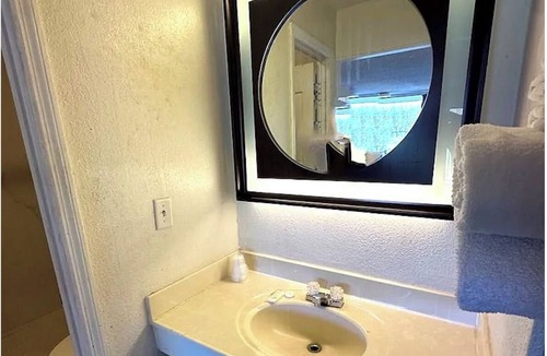 Stuart Hotel | Virginian Motel