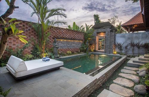 Kedewatan Villa | Vishaka Batu Kurung