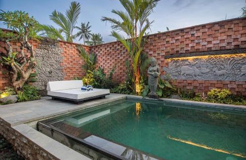 Kedewatan Villa | Vishaka Batu Kurung