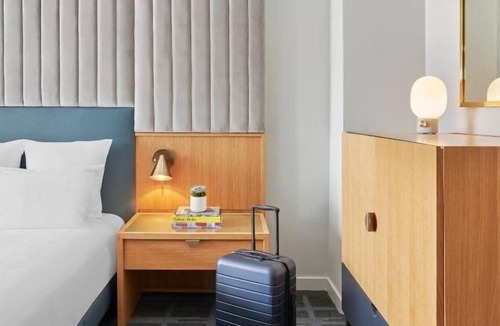 Downtown Chicago Resort | Visit Chicago! 4 Modern Units near 360 Chicago and Oak Street Beach! Parking!