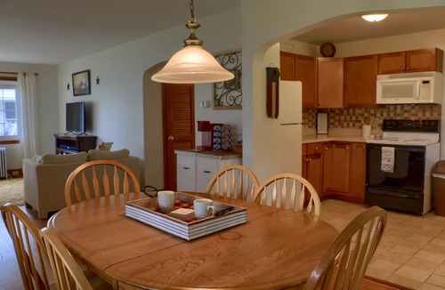McKnightstown House | Visit our charming cottage this Fall & Winter. Enjoy the Scenery & Ski Slopes.