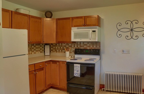 McKnightstown House | Visit our charming cottage this Fall & Winter. Enjoy the Scenery & Ski Slopes.