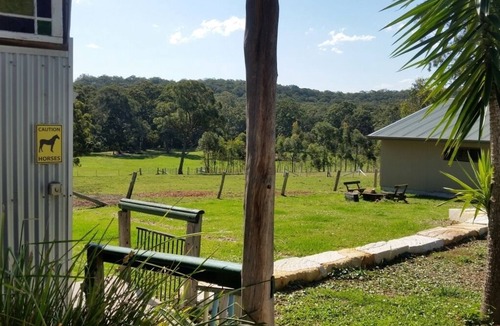 Mandalong Cabin | Visit our Stables Studio, for a relaxing & rejuvenating weekend away from it all