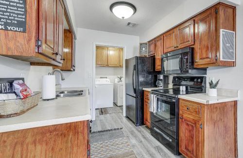 Joplin House | Visit Route 66! Pet-Friendly Joplin Gem w/Yard