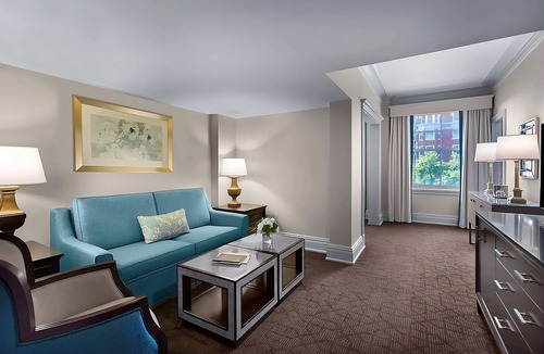 Central West End Hotel | Visit the Cahokia Mounds State Historic Site! 2 Pet-friendly Rooms w/Parking!