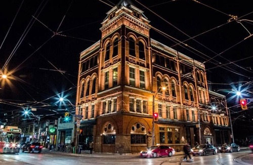 Riverside House | Visit the Iconic CN Tower! 4 Great Units in East End Gem! Rooftop Bar