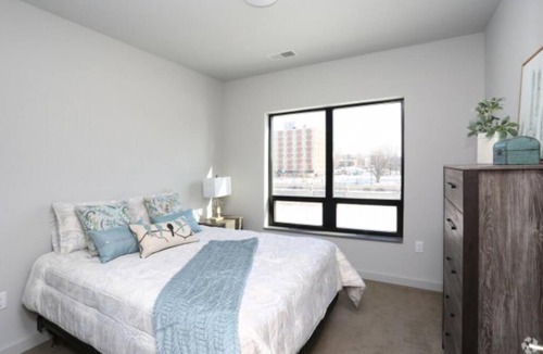 Champaign Apartment | visit the lakefront