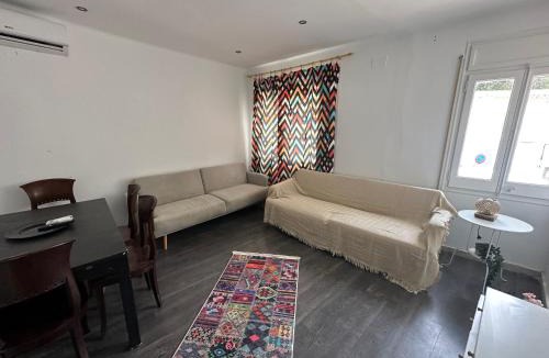Vallromanes House | Vista Alegre Esquina