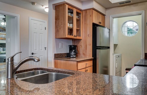 Highland Lake Estates Condo | Vista Azul on The Island; a unique and relaxing lake living experience.