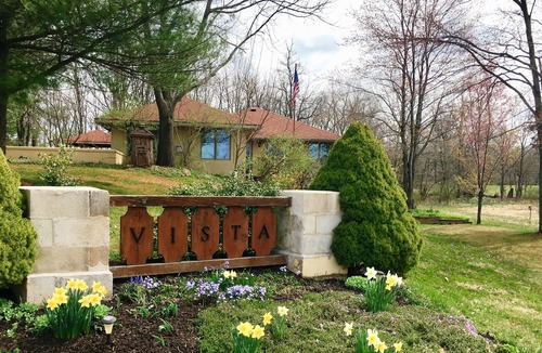 Uniontown House | VISTA: Country Estate, 200+ PERFECT reviews! Views & PRIVACY.Seniors?-YES!