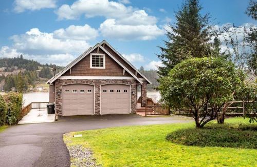 Dunes City House | Vista Point Lake House