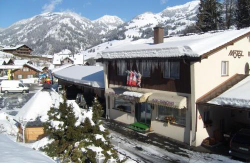 Zweisimmen Hostel | Vista Resort Hostel