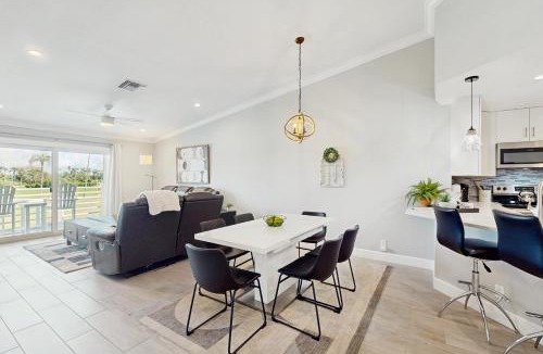 Isla del Sol House | Vista Verde North 215